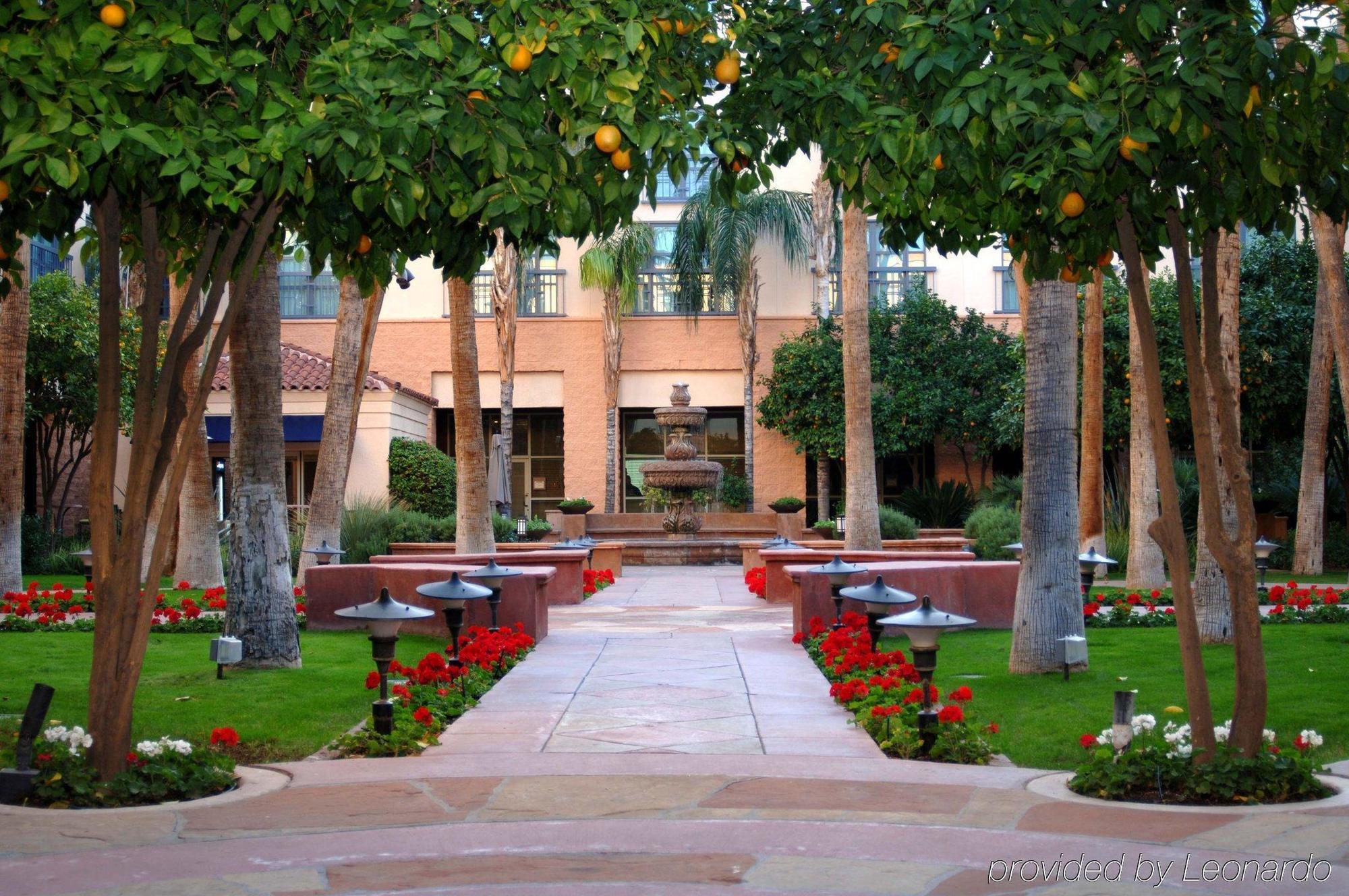Hotel Tempe Mission Palms- Destination Fee Includes Parking Exteriér fotografie
